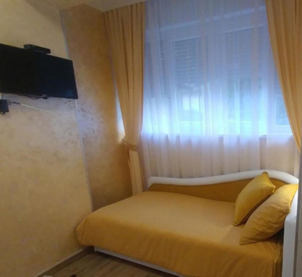 Appartamento Elena Lux Belgrado Esterno foto